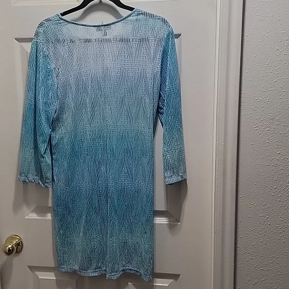 Lrg swim cover up - Picture 3 of 3